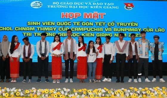 Tết bạn trên đất Việt Tết bạn trên đất Việt