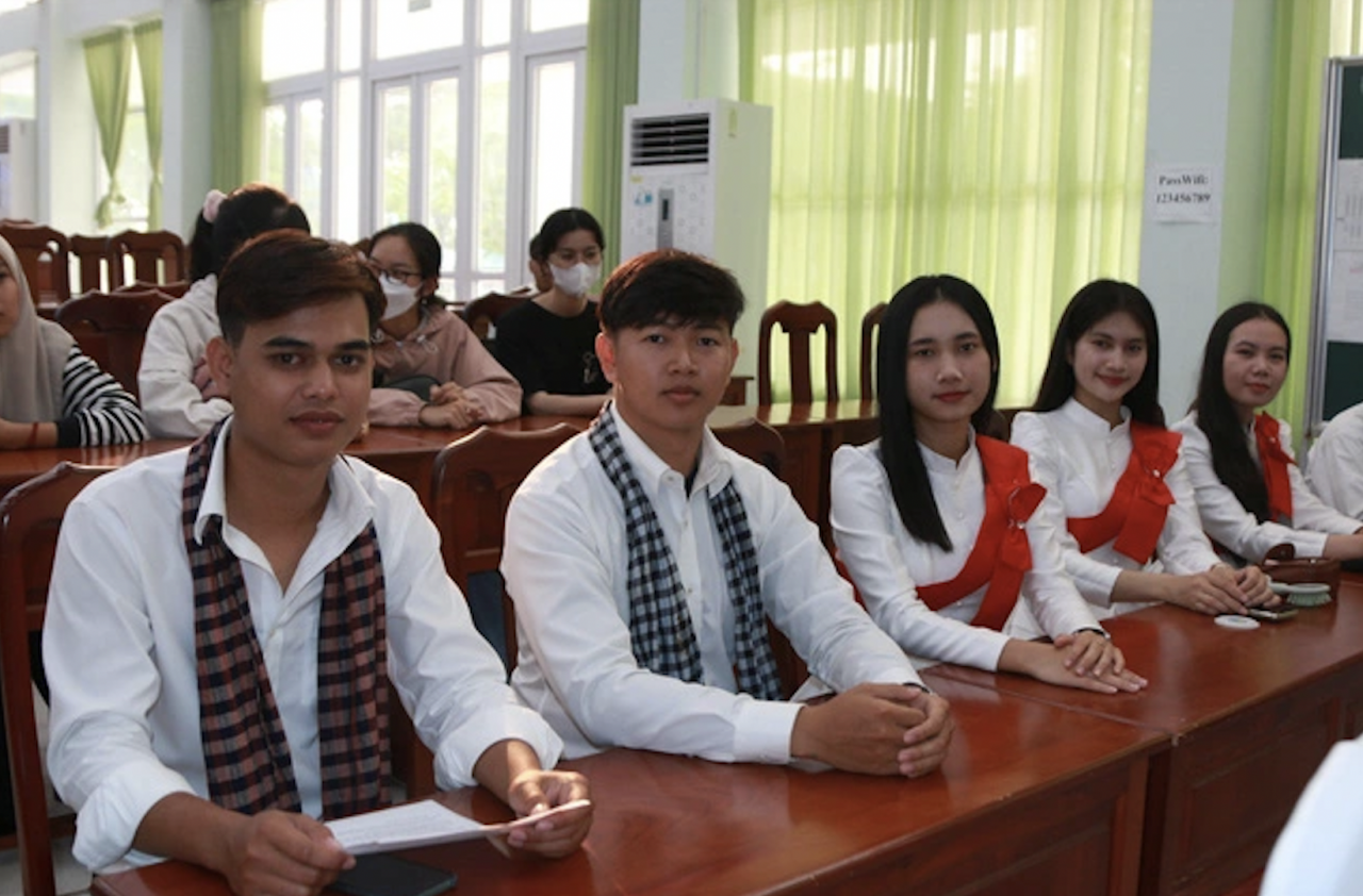 Tết bạn trên đất Việt Tết bạn trên đất Việt