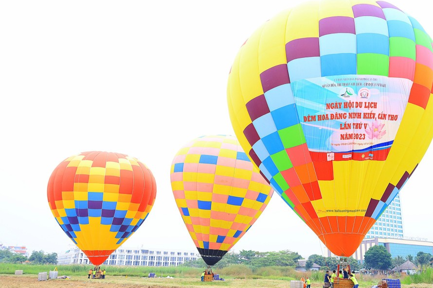 Lễ hội KKC hứa hẹn sẽ là điểm tham quan, vui chơi thú vị ở Cần Thơ vào các dịp lễ sắp tới. Trong ảnh: KKC tại Ngày hội Du lịch - Đêm hoa đăng Ninh Kiều, Cần Thơ năm 2023. Ảnh: Duy Khôi Lễ hội KKC hứa hẹn sẽ là điểm tham quan, vui chơi thú vị ở Cần Thơ vào các dịp lễ sắp tới. Trong ảnh: KKC tại Ngày hội Du lịch - Đêm hoa đăng Ninh Kiều, Cần Thơ năm 2023. Ảnh: Duy Khôi