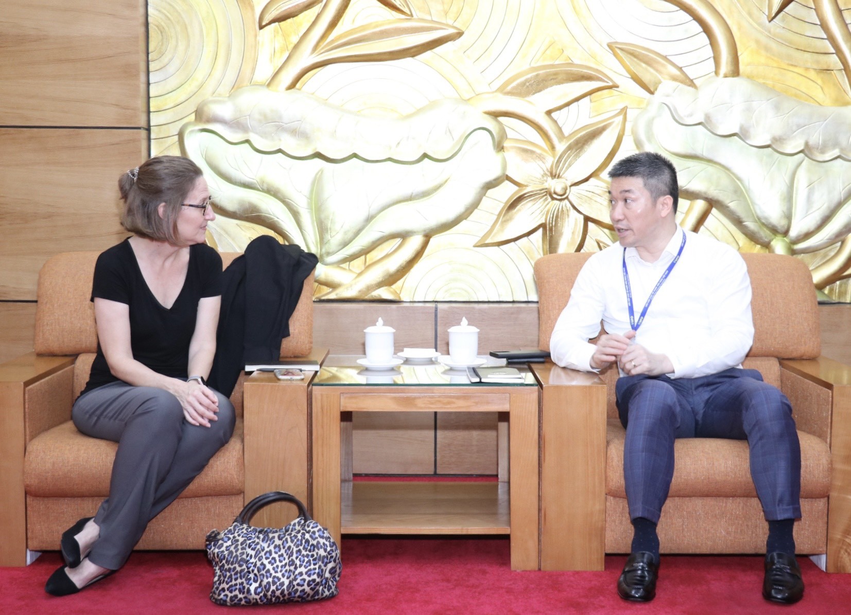 Phó Chủ tịch, Tổng Thư ký VUFO Phan Anh Sơn tiếp TS Kim Cragin, Giám đốc Trung tâm Nghiên cứu Chiến lược, Đại học Quốc phòng Mỹ (Ảnh: Thu Hà). Phó Chủ tịch, Tổng Thư ký VUFO Phan Anh Sơn tiếp TS Kim Cragin, Giám đốc Trung tâm Nghiên cứu Chiến lược, Đại học Quốc phòng Mỹ (Ảnh: Thu Hà).