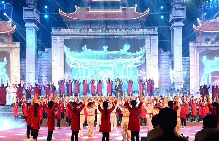 “Linh thiêng nguồn cội - Đất Tổ Hùng Vương” “Linh thiêng nguồn cội - Đất Tổ Hùng Vương”