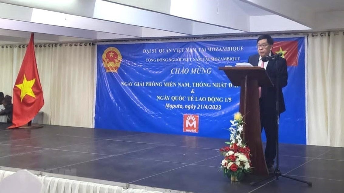 Đại sứ Phạm Hoàng Kim: 30/4 là mốc son chói lọi trong lịch sử Việt Nam | Người Việt bốn phương | Vietnam+ (VietnamPlus) Đại sứ Phạm Hoàng Kim: 30/4 là mốc son chói lọi trong lịch sử Việt Nam | Người Việt bốn phương | Vietnam+ (VietnamPlus)