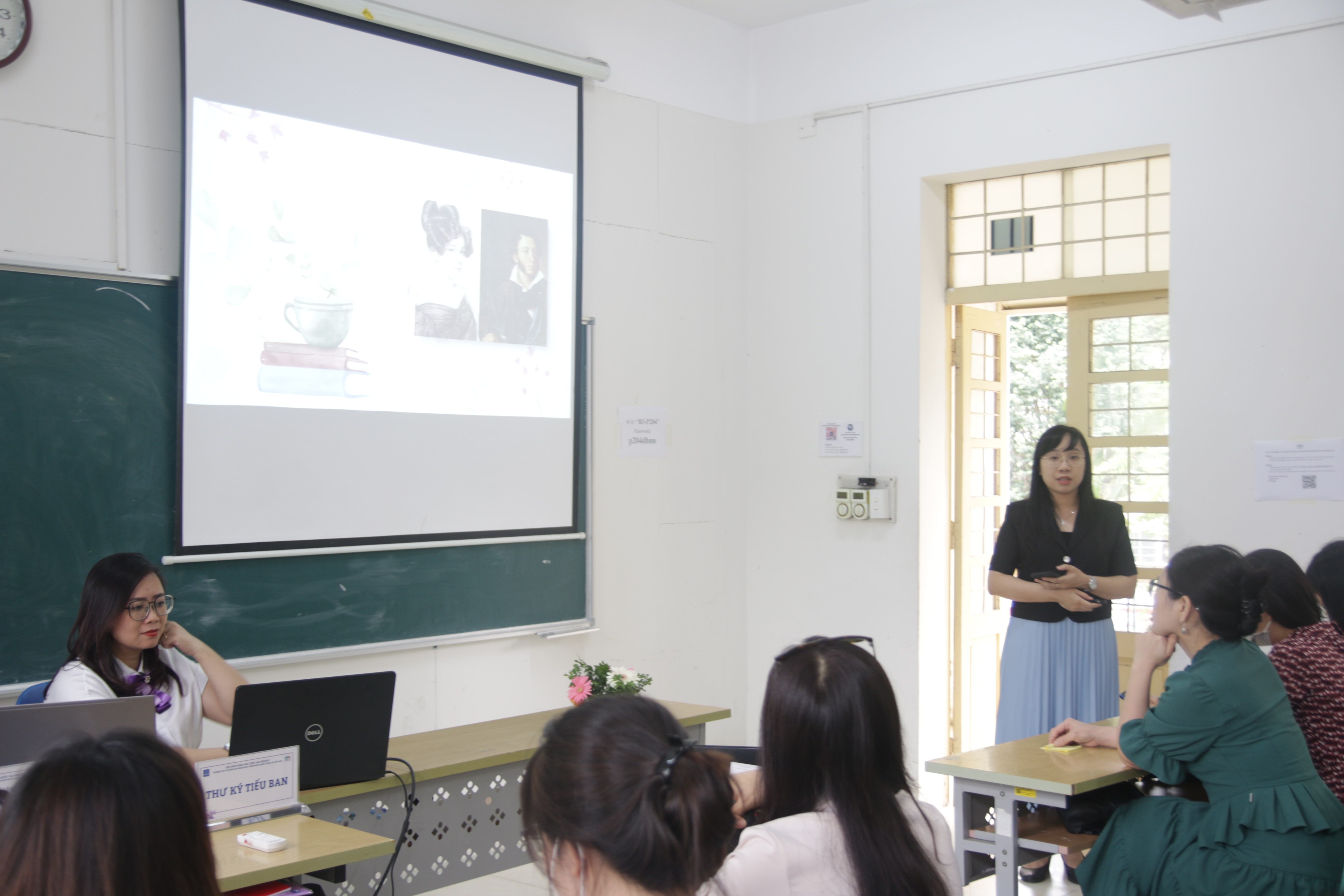 Hội thảo “Nghiên cứu và giảng dạy ngoại ngữ, ngôn ngữ và quốc tế học tại Việt Nam” Hội thảo “Nghiên cứu và giảng dạy ngoại ngữ, ngôn ngữ và quốc tế học tại Việt Nam”