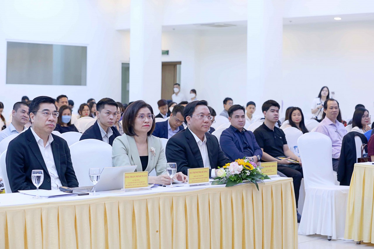 Toàn cảnh Hội nghị Công bố và Kết nối Trang vàng giải pháp chuyển đổi số. Toàn cảnh Hội nghị Công bố và Kết nối Trang vàng giải pháp chuyển đổi số.