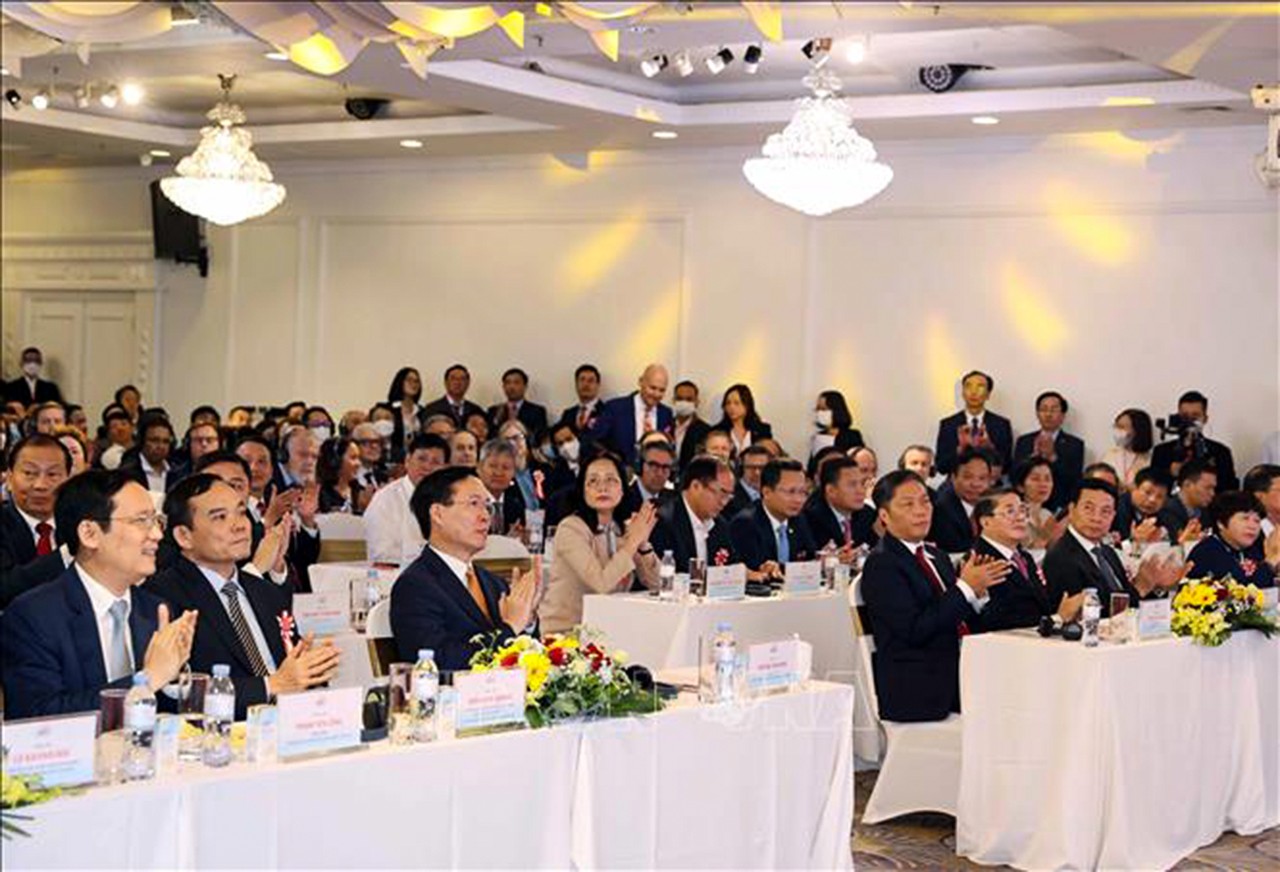 Các đại biểu, khách mời tham dự Lễ kỷ niệm 60 năm thành lập VCCI. Các đại biểu, khách mời tham dự Lễ kỷ niệm 60 năm thành lập VCCI.