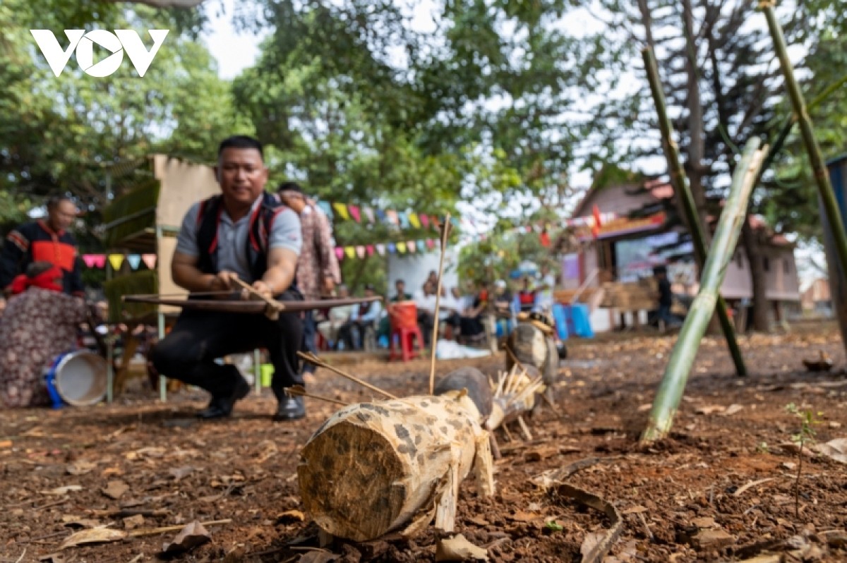 Lễ cầu mưa của người Êđê tại Buôn Ma Thuột Lễ cầu mưa của người Êđê tại Buôn Ma Thuột