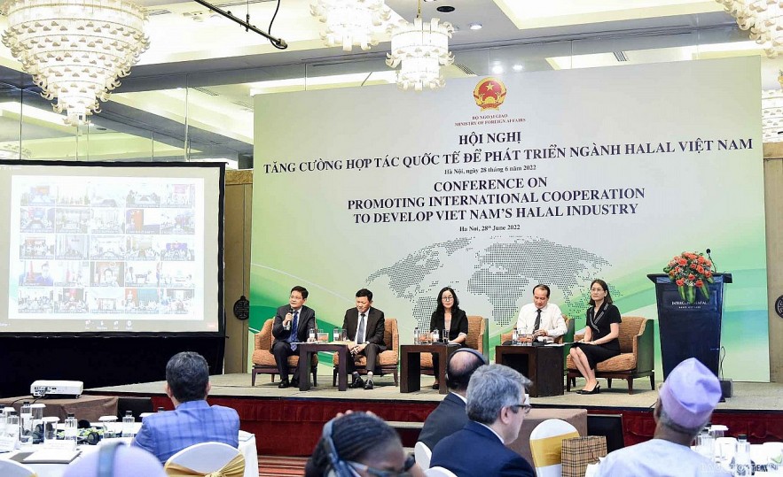 Developing Vietnam's Halal Industry: New Direction for Economic Diplomacy Developing Vietnam's Halal Industry: New Direction for Economic Diplomacy