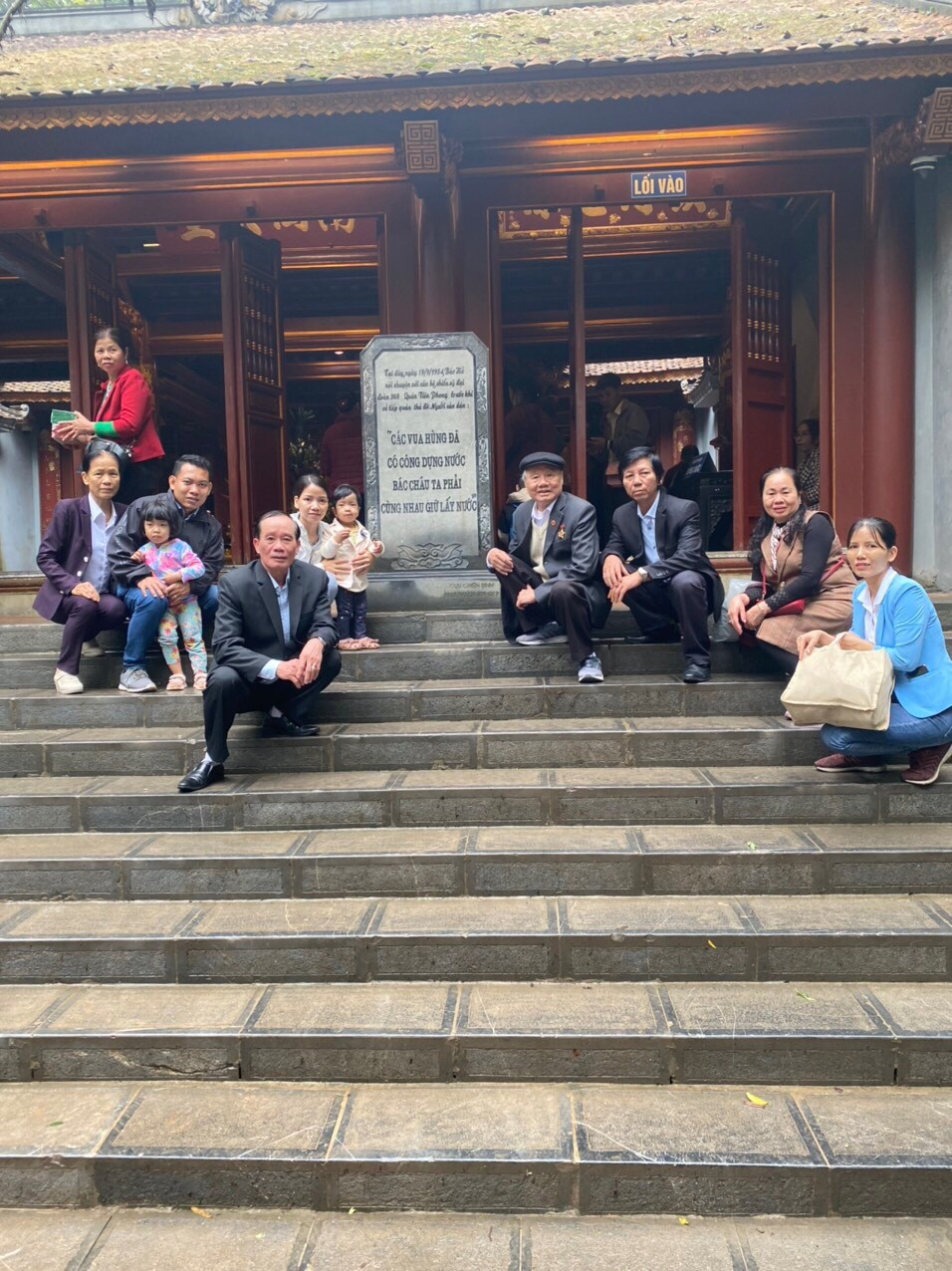 Lưu học sinh Lào, Campuchia hào hứng nghe bố mẹ Việt kể chuyện Vua Hùng Lưu học sinh Lào, Campuchia hào hứng nghe bố mẹ Việt kể chuyện Vua Hùng