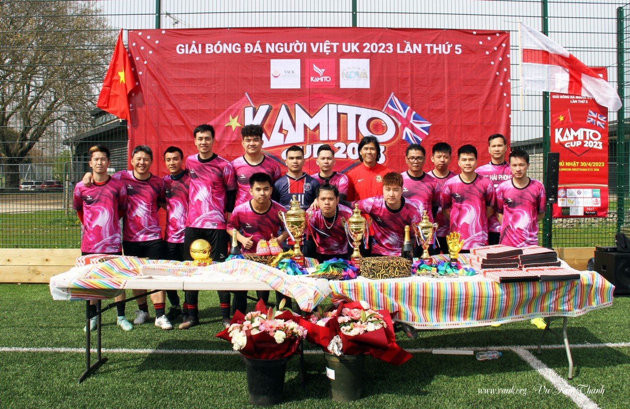 21 đội bóng tham dự giải bóng đá cộng đồng người Việt tại Anh 21 đội bóng tham dự giải bóng đá cộng đồng người Việt tại Anh
