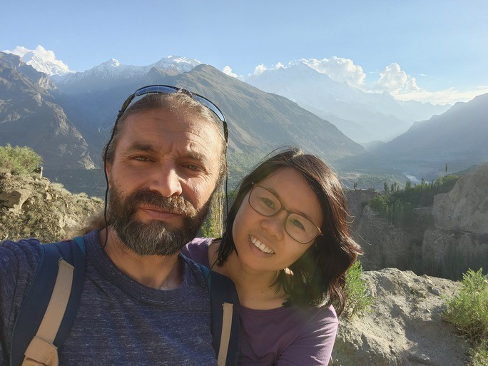 Những cô gái Việt bên rặng núi tuyết Pakistan Những cô gái Việt bên rặng núi tuyết Pakistan
