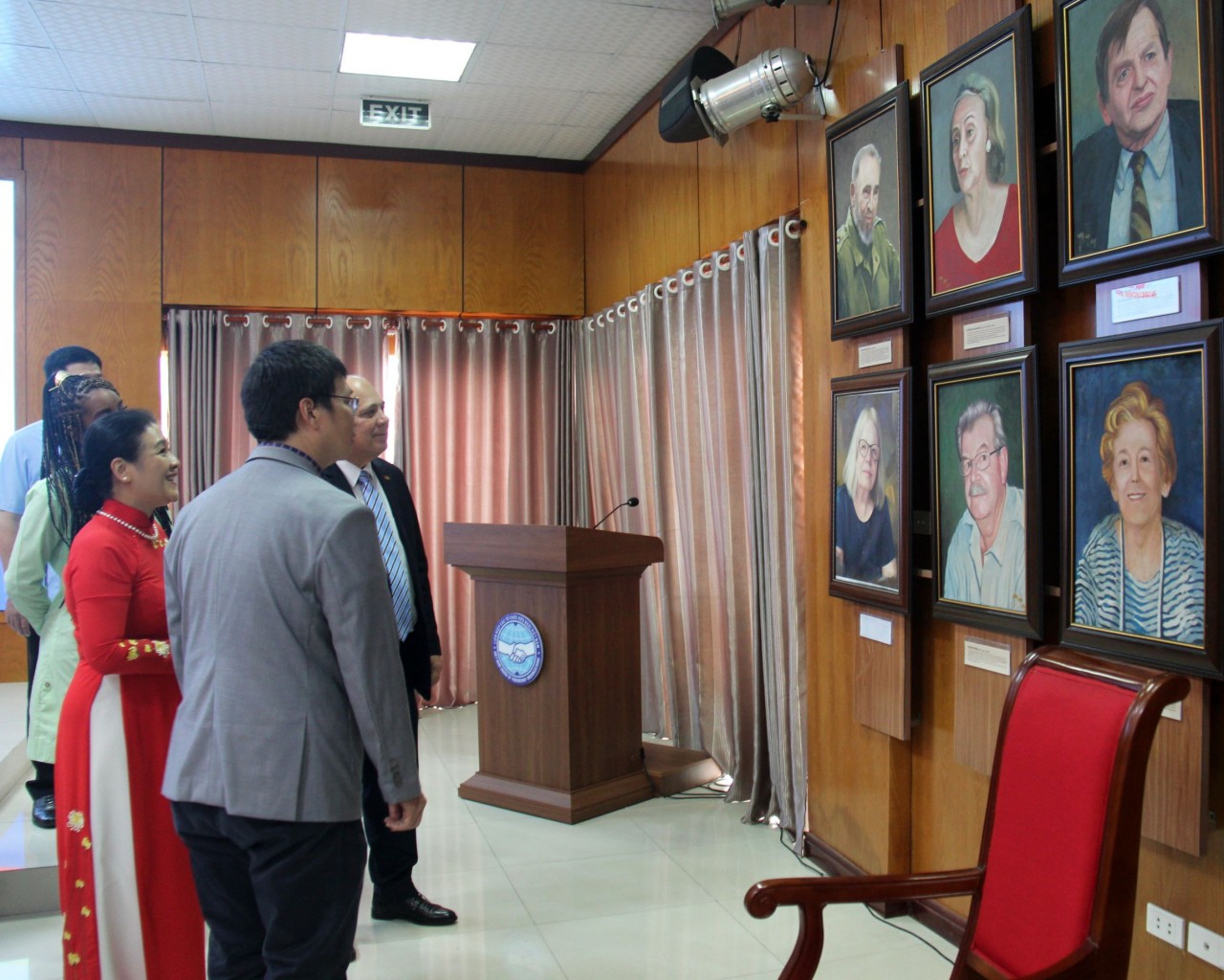 Enhancing the Education about Vietnam – Cuba’s Special Traditional Friendship Enhancing Education about Vietnam-Cuba’s Special Traditional Friendship for Young Generations