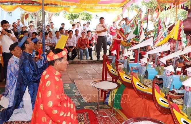 Feast and Commemoration Festival for Hoang Sa Archipelago's Soldiers Held Feast and Commemoration Festival for Hoang Sa Archipelago's Soldiers Held
