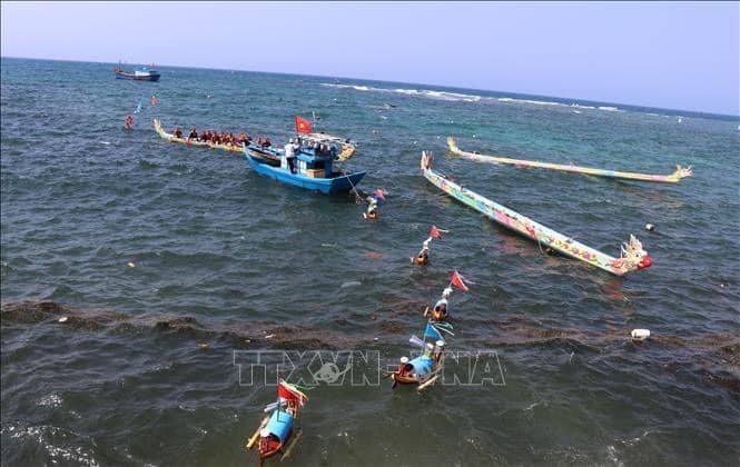 Feast and Commemoration Festival for Hoang Sa Archipelago's Soldiers Held Feast and Commemoration Festival for Hoang Sa Archipelago's Soldiers Held