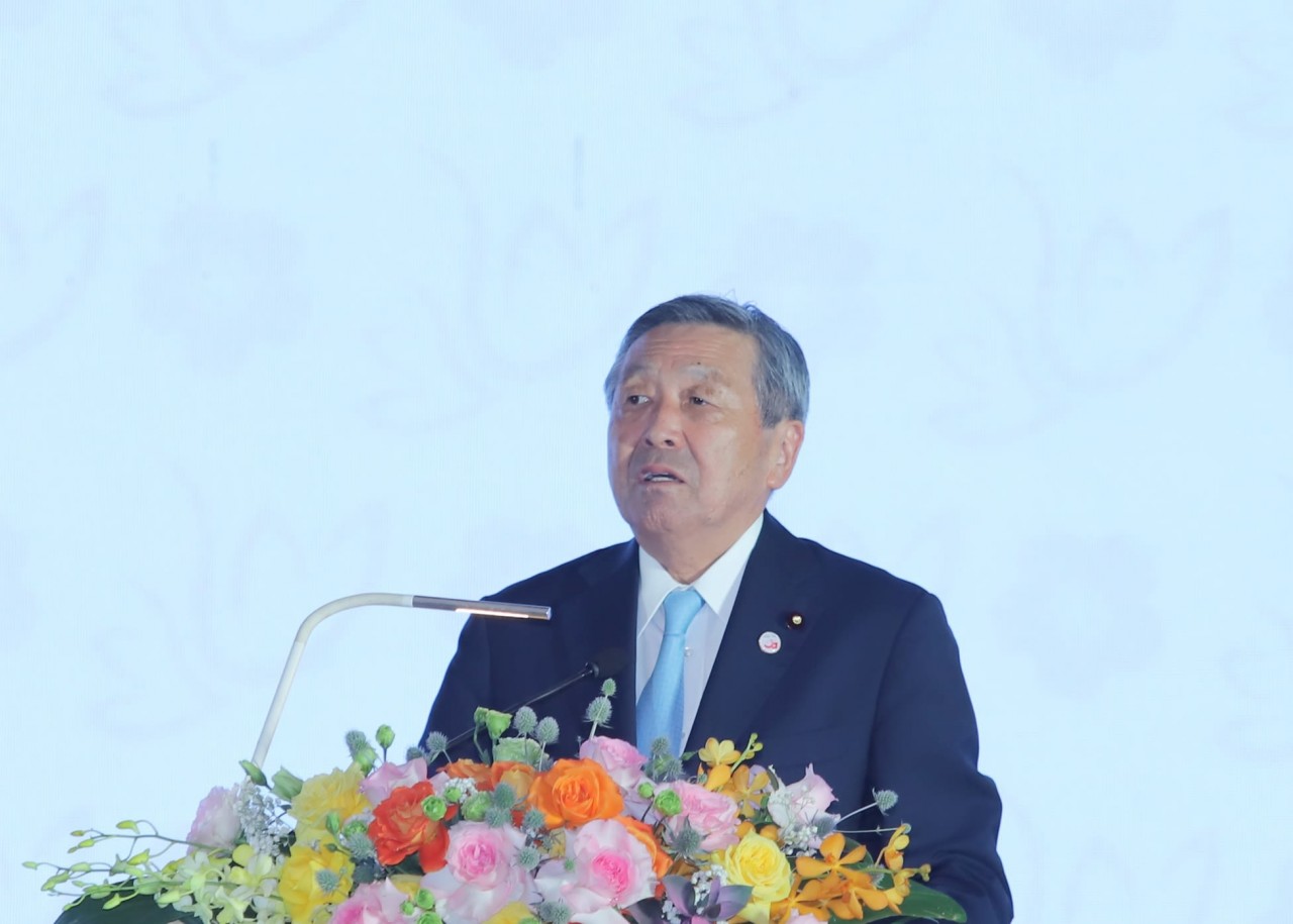 Ông Hayashi Motoo, Tổng thư ký Liên minh nghị sĩ hữu nghị Nhật Bản - Việt Nam phát biểu tại hội nghị Ông Hayashi Motoo, Tổng thư ký Liên minh nghị sĩ hữu nghị Nhật Bản - Việt Nam phát biểu tại hội nghị