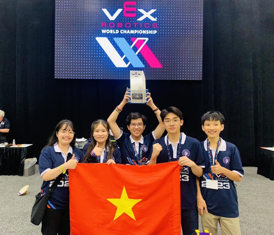 Việt Nam thắng lớn tại VEX Robotics World Championship 2023 Việt Nam thắng lớn tại VEX Robotics World Championship 2023