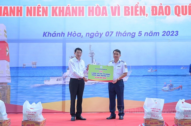 Nhiều hoạt đồng ý nghĩa tại Hành trình “Thanh niên Khánh Hòa vì biển, đảo quê hương” Nhiều hoạt đồng ý nghĩa tại Hành trình “Thanh niên Khánh Hòa vì biển, đảo quê hương”