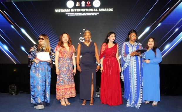 Individuals are honoured at the ceremony. Photo:VNA Individuals are honoured at the ceremony. Photo:VNA