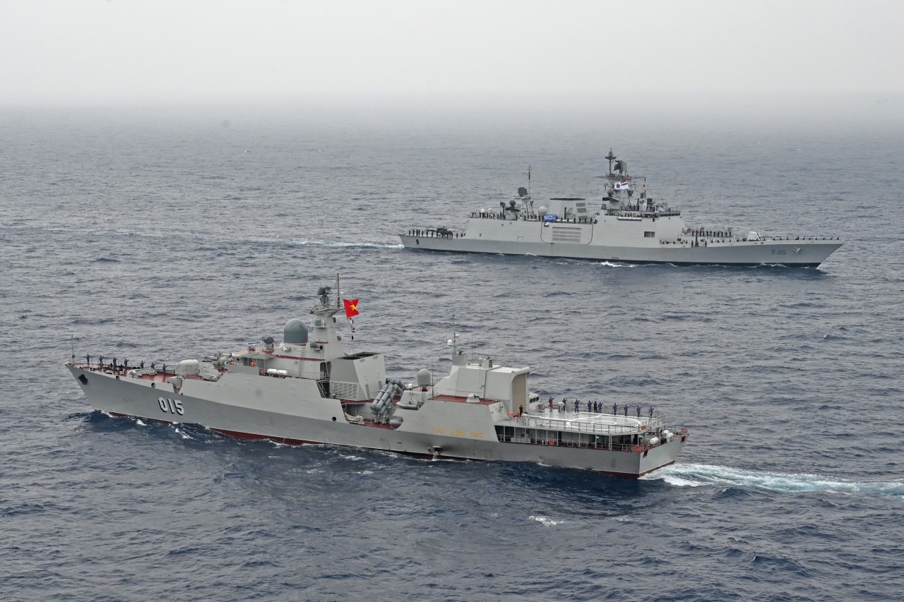 Chùm ảnh Tàu 015-Trần Hưng Đạo diễn tập Hàng hải đa phương Ấn Độ-ASEAN (AIME) năm 2023 Chùm ảnh Tàu 015-Trần Hưng Đạo diễn tập Hàng hải đa phương Ấn Độ-ASEAN (AIME) năm 2023