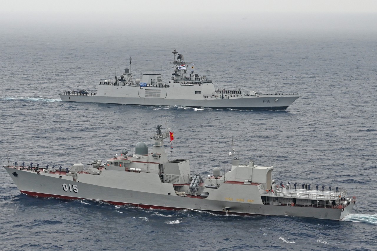 Chùm ảnh Tàu 015-Trần Hưng Đạo diễn tập Hàng hải đa phương Ấn Độ-ASEAN (AIME) năm 2023 Chùm ảnh Tàu 015-Trần Hưng Đạo diễn tập Hàng hải đa phương Ấn Độ-ASEAN (AIME) năm 2023