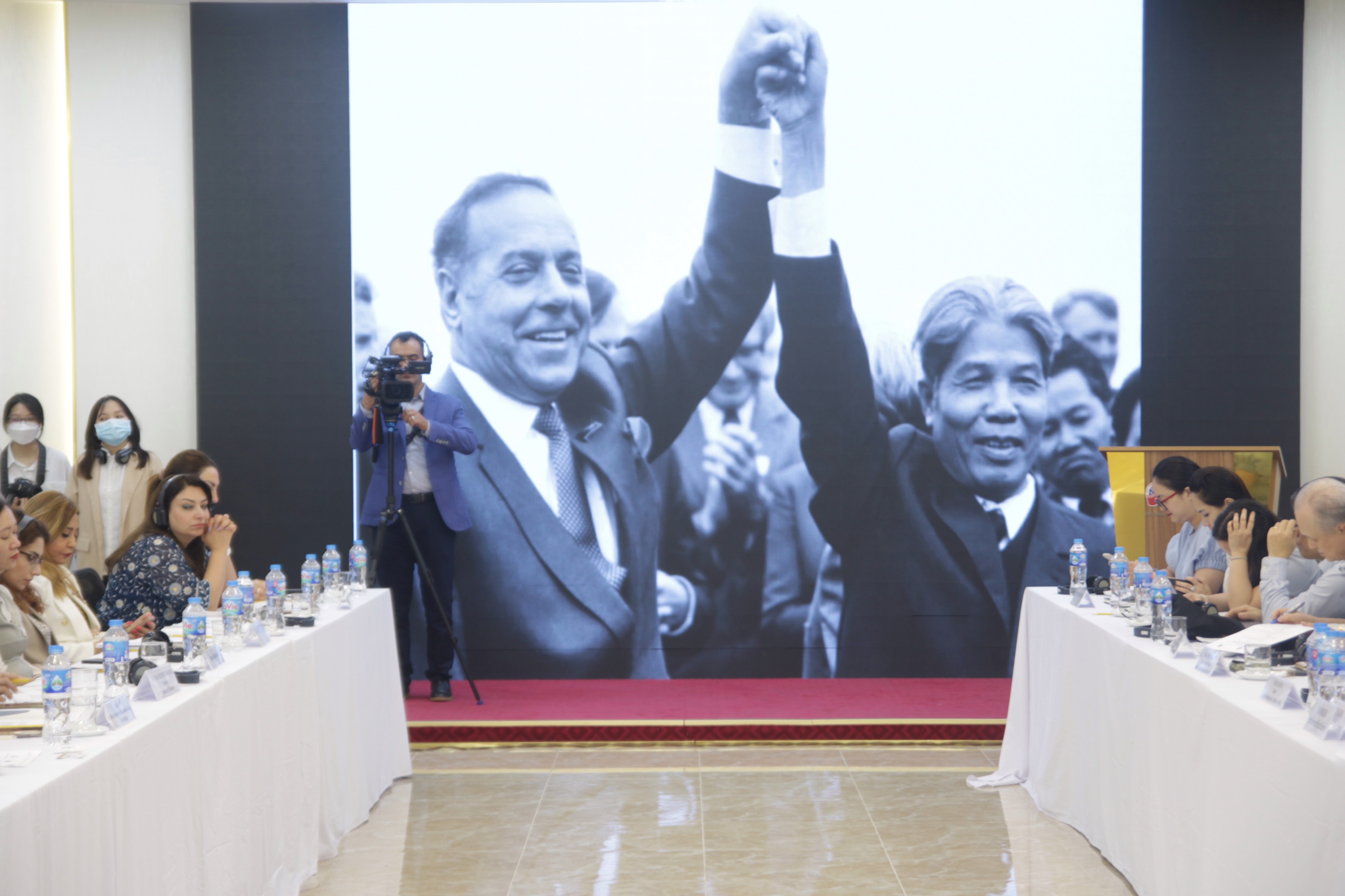 Hội thảo “Heydar Aliyev: Sứ mệnh lịch sử xây dựng tình hữu nghị giữa Azerbaijan - Việt Nam” và tiềm năng phát triển quan hệ hai nước Viện Hàn lâm Khoa học và Xã hội Việt Nam đang lưu giữ nhiều tư liệu và sách về Azerbaijan