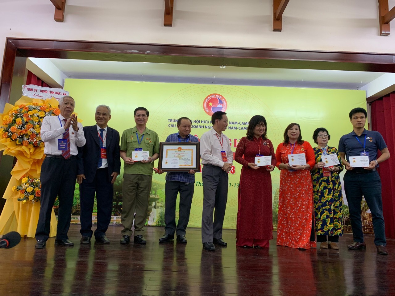 200 thành viên trong CLB Doanh nghiệp Việt Nam - Campuchia gặp gỡ, tìm kiếm cơ hội đầu tư 200 thành viên trong CLB Doanh nghiệp Việt Nam - Campuchia gặp gỡ, tìm kiếm cơ hội đầu tư