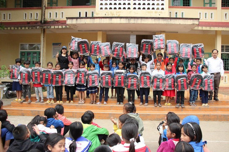 Friends of Project RENEW mong muốn góp phần khắc phục hậu quả chiến tranh tại Quảng Ngãi, Kon Tum Friends of Project RENEW mong muốn góp phần khắc phục hậu quả chiến tranh tại Quảng Ngãi, Kon Tum