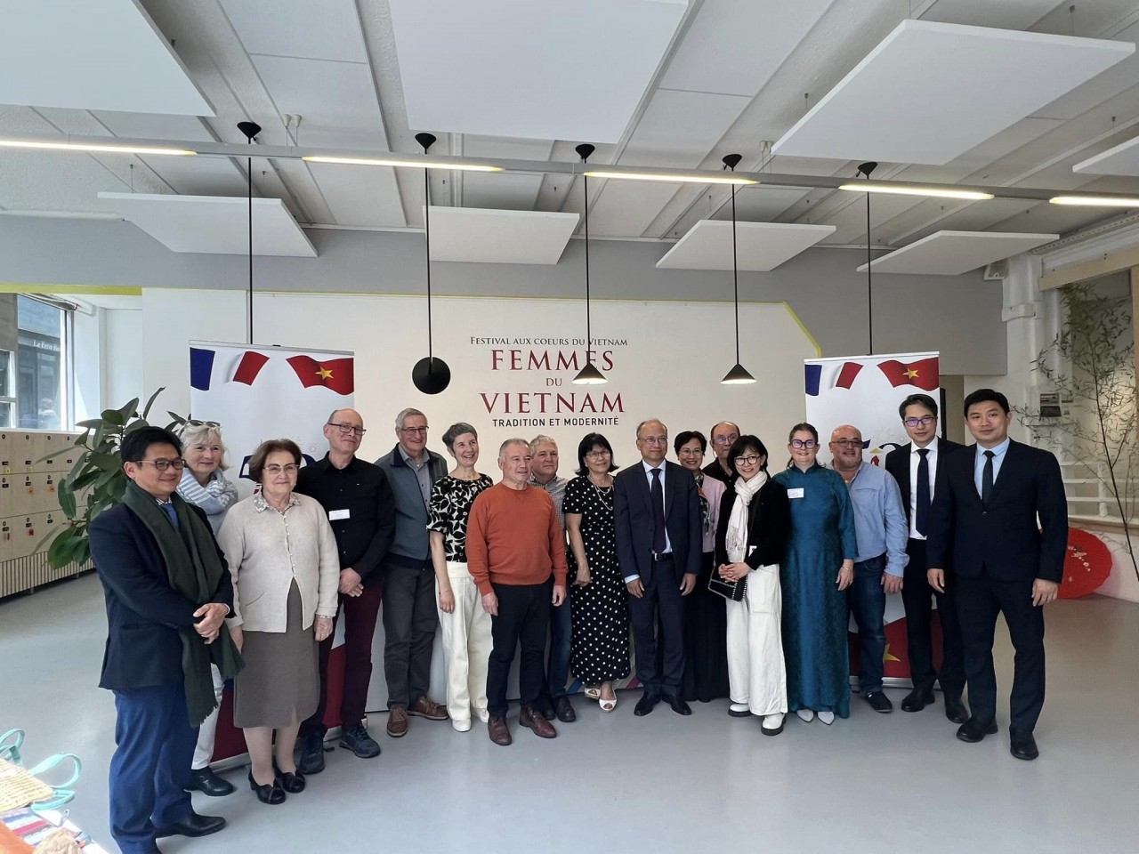 At the Vietnam - Loire-Atlantique Friendship Association. Photo: VNA At the Vietnam - Loire-Atlantique Friendship Association. Photo: VNA