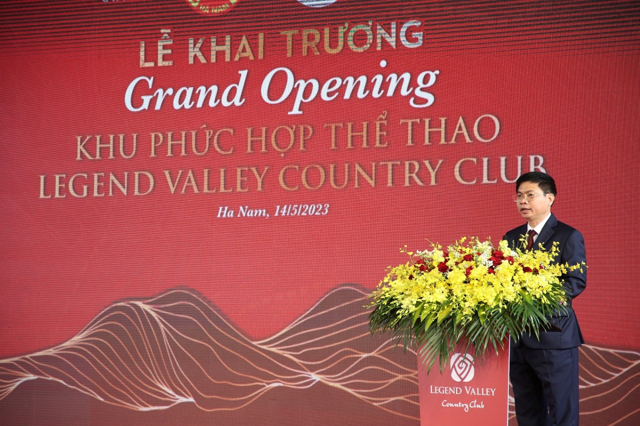 Ông Trương Quốc Huy, Phó bí thư Tỉnh ủy, Chủ tịch Ủy ban nhân dân tỉnh Hà Nam phát biểu tại sự kiện. Ông Trương Quốc Huy, Phó bí thư Tỉnh ủy, Chủ tịch Ủy ban nhân dân tỉnh Hà Nam phát biểu tại sự kiện.