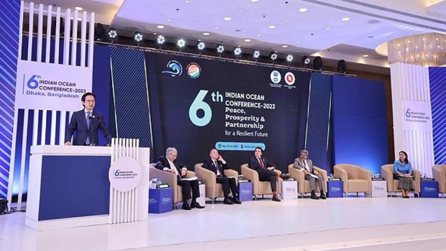 Deputy Foreign Minister Do Hung Viet addresses the conference's plenary session (Photo: VNA) Deputy Foreign Minister Do Hung Viet addresses the conference's plenary session (Photo: VNA)
