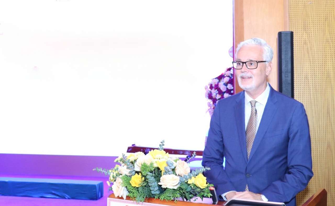 Đại sứ Đặc mệnh Toàn quyền Cộng hòa Liên bang Đức tại Việt Nam Guido Hildner Đại sứ Đặc mệnh Toàn quyền Cộng hòa Liên bang Đức tại Việt Nam Guido Hildner