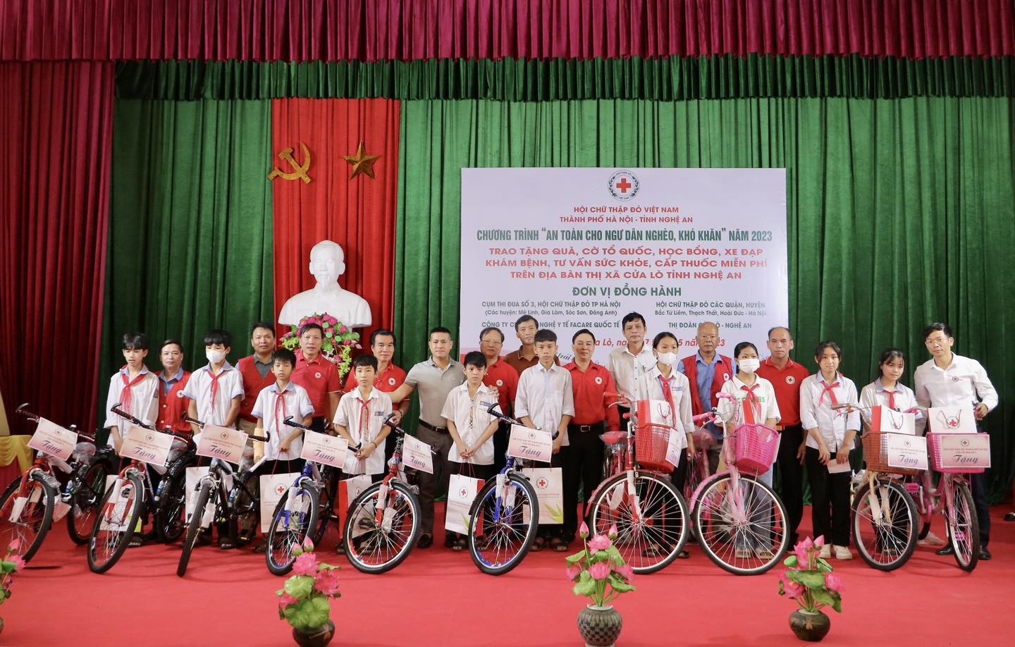 các em học sinh có hoàn cảnh khó khăn vươn lên học tập trên địa bàn thị xã Cửa Lò các em học sinh có hoàn cảnh khó khăn vươn lên học tập trên địa bàn thị xã Cửa Lò