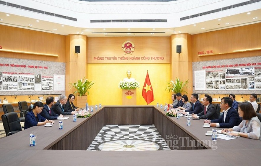 At the event (Photo: congthuong.vn) At the event (Photo: congthuong.vn)