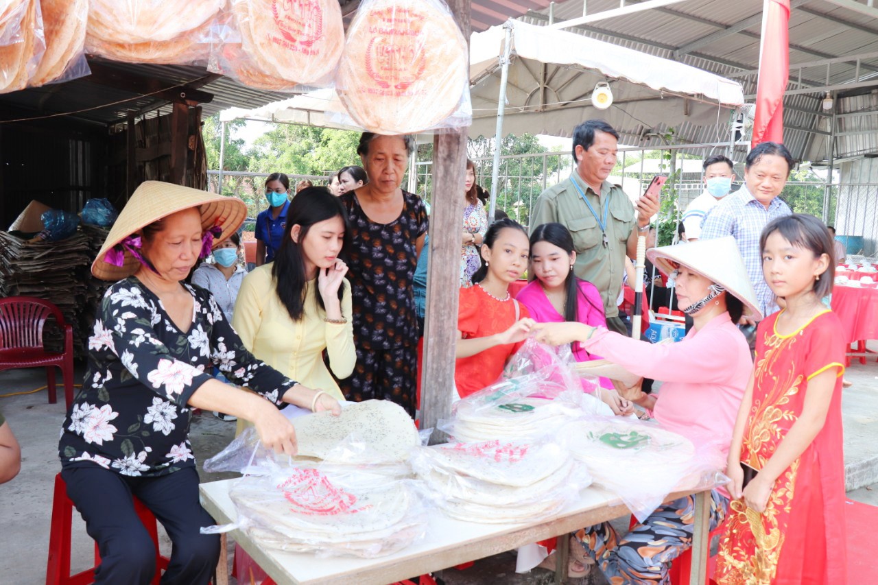 Cần Thơ: Nghề làm bánh tráng Thuận Hưng được công nhận di sản văn hóa phi vật thể quốc gia Cần Thơ: Nghề làm bánh tráng Thuận Hưng được công nhận di sản văn hóa phi vật thể quốc gia