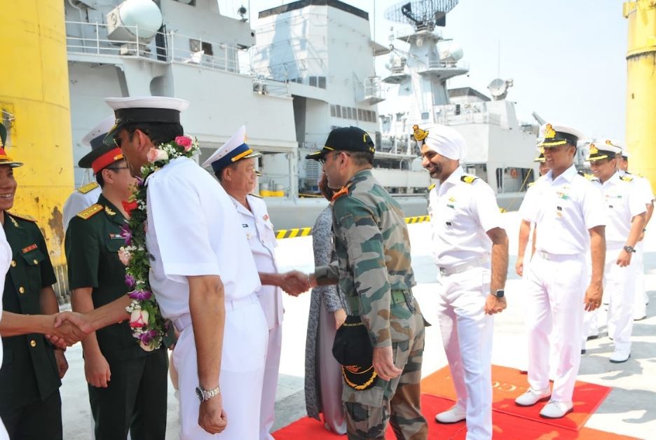 Indian Naval Ships Begins Visit to Da Nang City Indian Naval Ships Begins Visit to Da Nang City