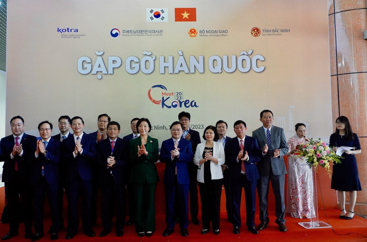 Vietnamese and Korean Businesses Meet and Exchange Experience Vietnamese and Korean Businesses Meet and Exchange Experience