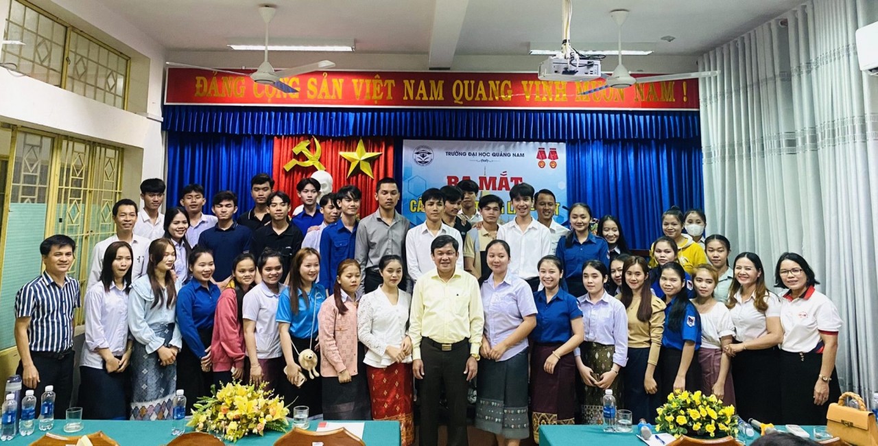 âu Lạc bộ tiếng Lào – Việt được kỳ vọng là nhịp cầu thúc đẩy và phát triển phong trào học tập tiếng Lào cho người Việt và học tiếng Việt cho người Lào của các học viên, sinh viên. âu Lạc bộ tiếng Lào – Việt được kỳ vọng là nhịp cầu thúc đẩy và phát triển phong trào học tập tiếng Lào cho người Việt và học tiếng Việt cho người Lào của các học viên, sinh viên.