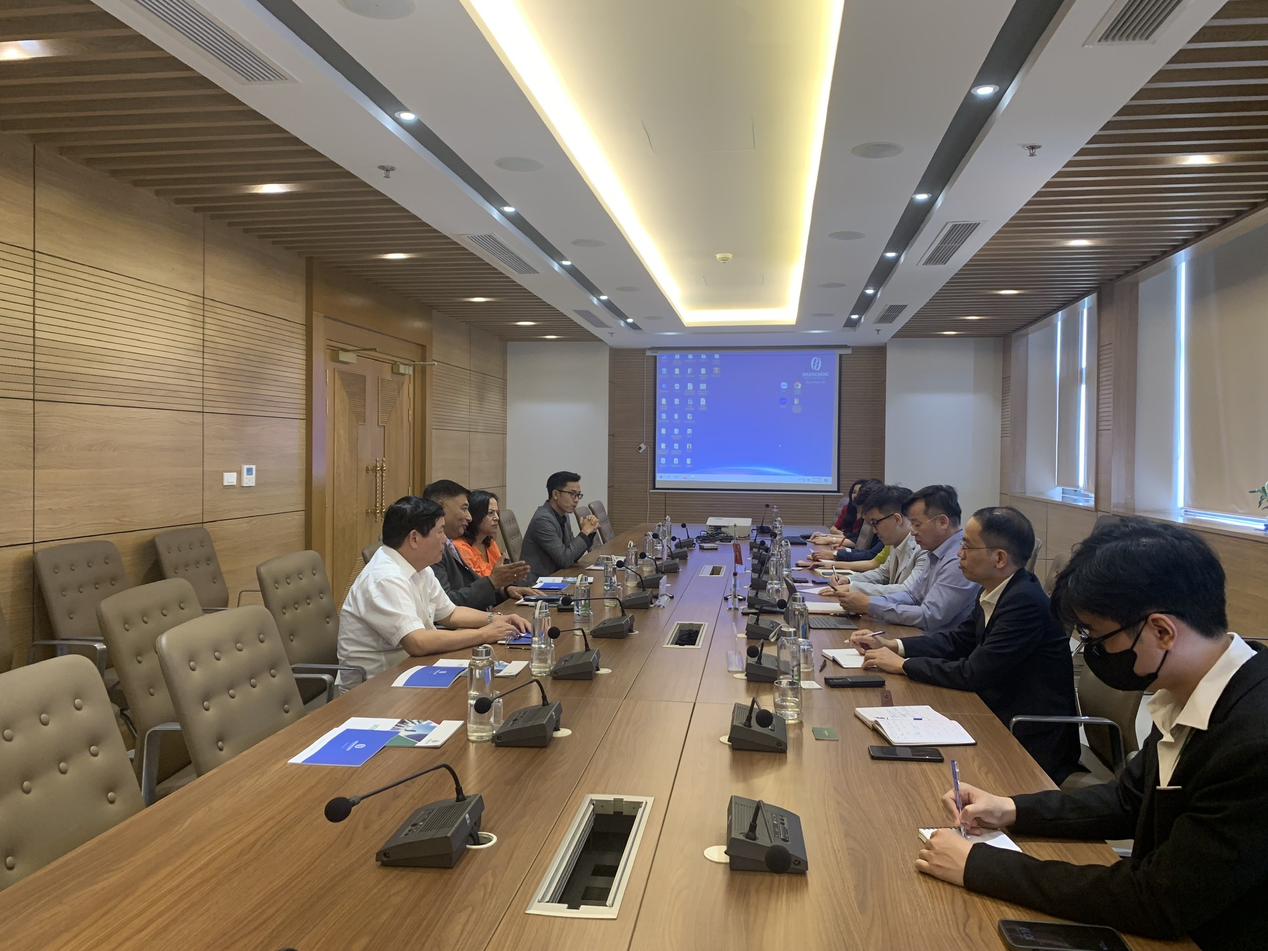 Ông Rajesh Kazi Shrestha làm việc với Tập đoàn Intracom (Ảnh: Đức Minh). Ông Rajesh Kazi Shrestha làm việc với Tập đoàn Intracom (Ảnh: Đức Minh).