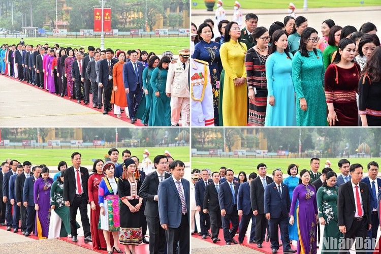 Các đại biểu Quốc hội vào Lăng viếng Chủ tịch Hồ Chí Minh Các đại biểu Quốc hội vào Lăng viếng Chủ tịch Hồ Chí Minh