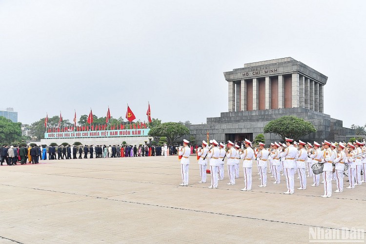 Các đại biểu Quốc hội vào Lăng viếng Chủ tịch Hồ Chí Minh Các đại biểu Quốc hội vào Lăng viếng Chủ tịch Hồ Chí Minh
