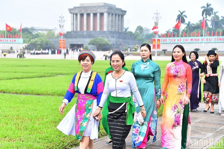 Các đại biểu Quốc hội vào Lăng viếng Chủ tịch Hồ Chí Minh Các đại biểu Quốc hội vào Lăng viếng Chủ tịch Hồ Chí Minh