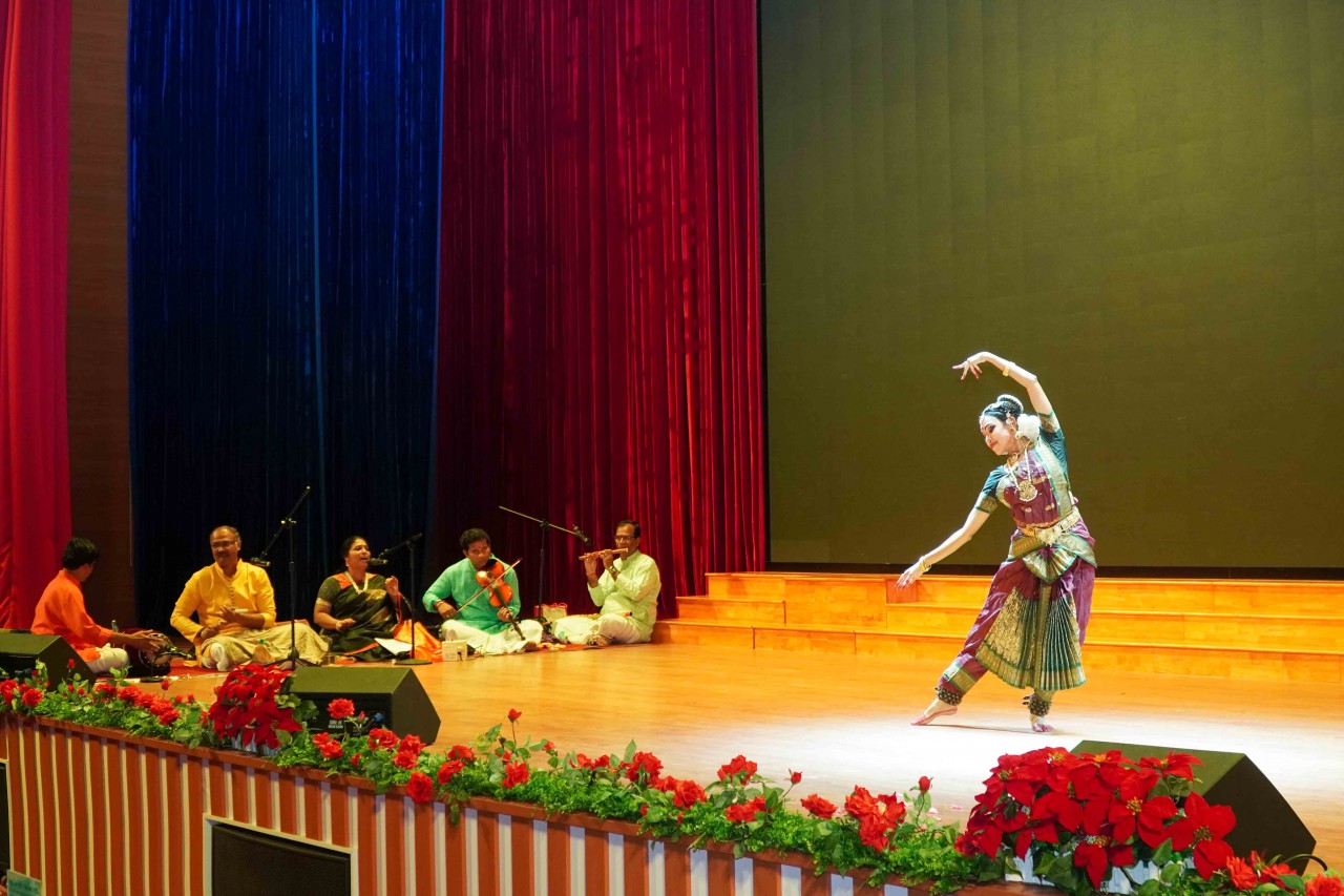 Cần Thơ: Giao lưu văn hóa biểu diễn múa cổ điển Ấn Độ Bharatnatyam Cần Thơ: Giao lưu văn hóa biểu diễn múa cổ điển Ấn Độ Bharatnatyam