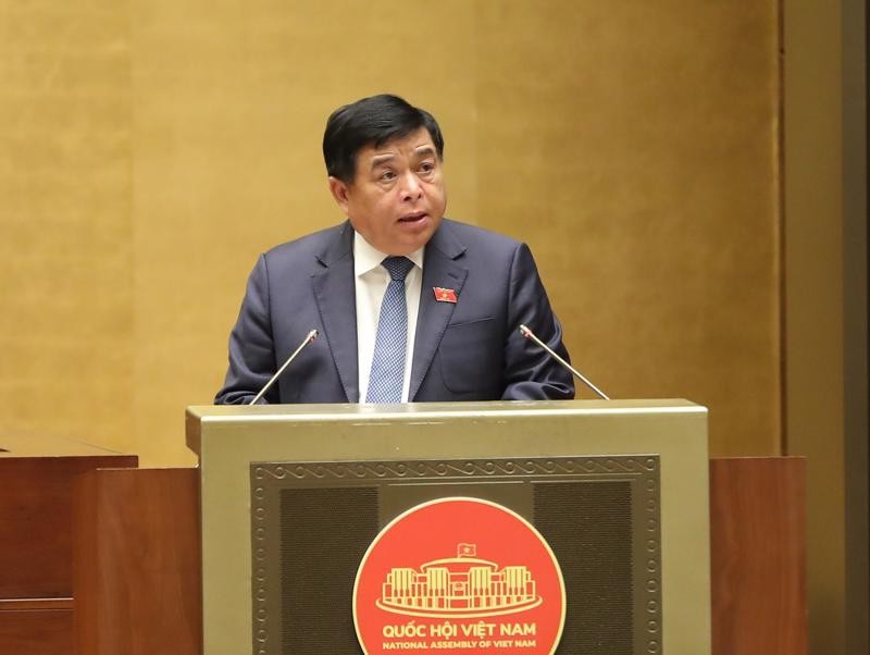 Bộ trưởng Bộ Kế hoạch và Đầu tư Nguyễn Chí Dũng tại phiên họp. Ảnh QH Bộ trưởng Bộ Kế hoạch và Đầu tư Nguyễn Chí Dũng tại phiên họp. Ảnh QH