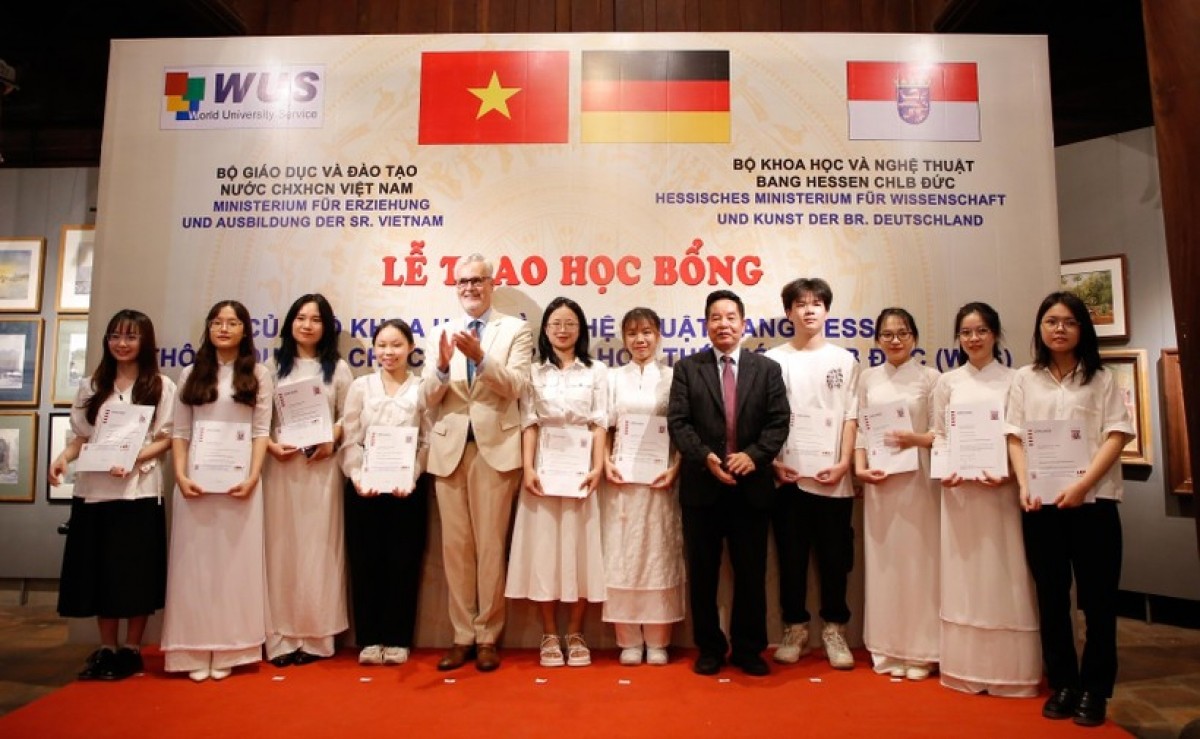 Bang Hessen, Đức trao 90 suất học bổng cho sinh viên Việt Nam Bang Hessen, Đức trao 90 suất học bổng cho sinh viên Việt Nam