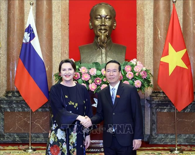 Chủ tịch nước Võ Văn Thưởng tiếp các Đại sứ trình Quốc thư Chủ tịch nước Võ Văn Thưởng tiếp các Đại sứ trình Quốc thư