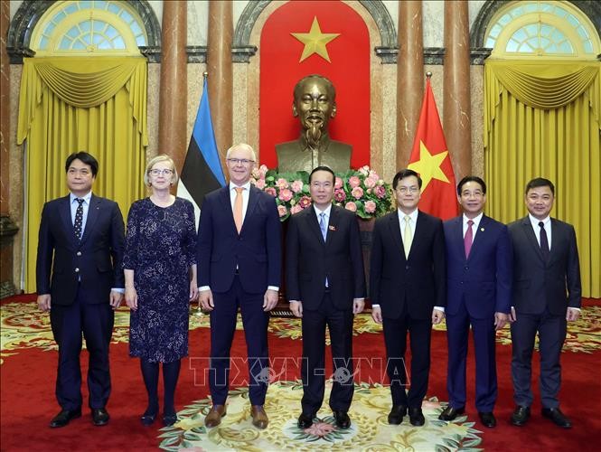 Chủ tịch nước Võ Văn Thưởng tiếp các Đại sứ trình Quốc thư Chủ tịch nước Võ Văn Thưởng tiếp các Đại sứ trình Quốc thư