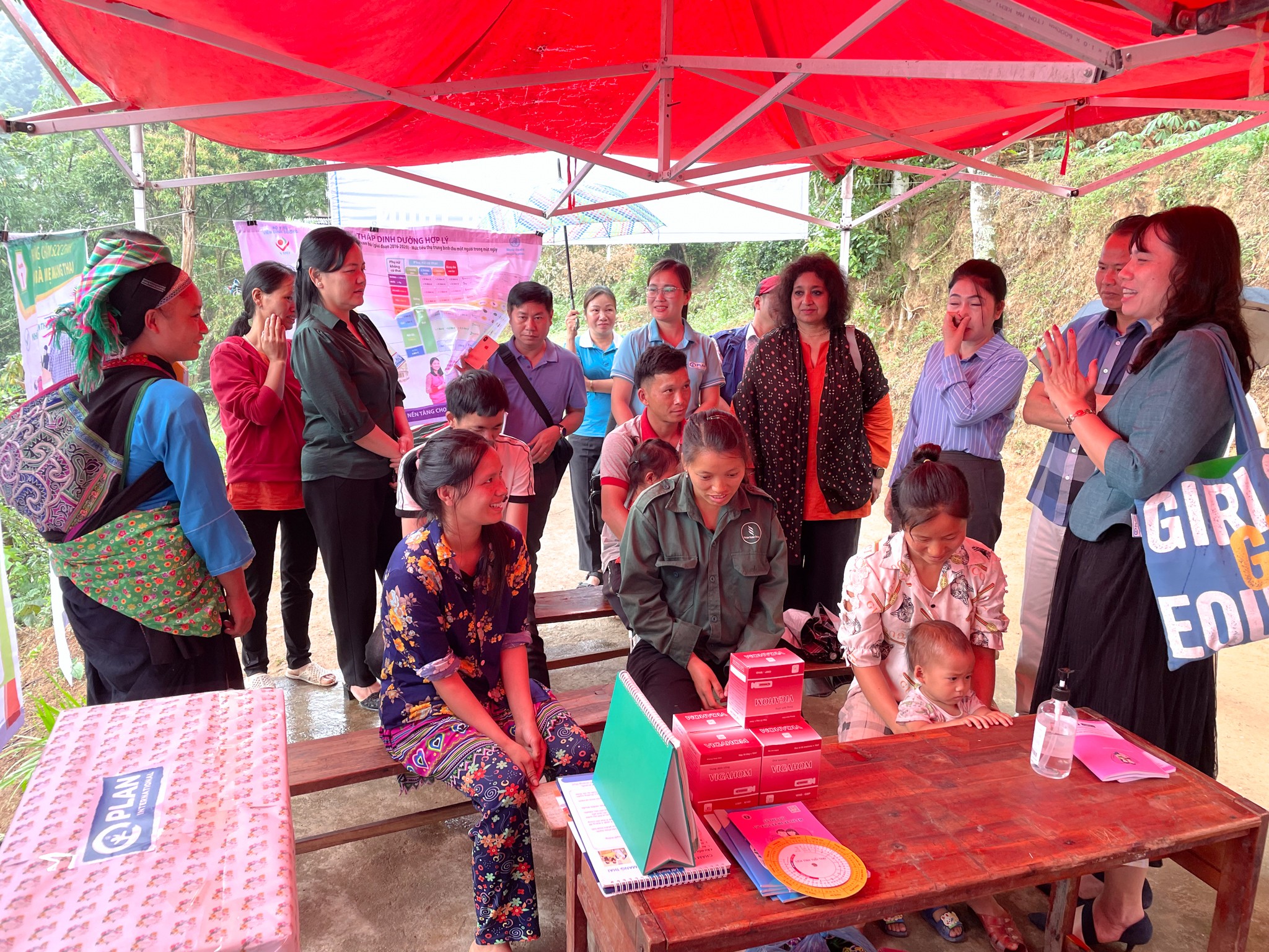 Tổ chức Plan International tham dự hoạt động đối thoại giữa câu lạc bộ Thủ lĩnh của sự thay đổi và cha mẹ, lãnh đạo địa phương xã Nấm Dẩn về chủ đề phòng chống tảo hôn và kết hôn cận huyết. Tổ chức Plan International tham dự hoạt động đối thoại giữa câu lạc bộ Thủ lĩnh của sự thay đổi và cha mẹ, lãnh đạo địa phương xã Nấm Dẩn về chủ đề phòng chống tảo hôn và kết hôn cận huyết.