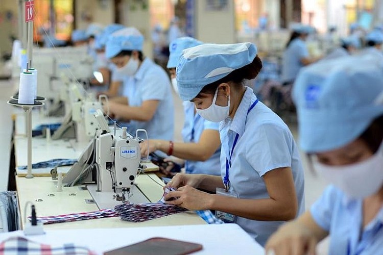 Thủ tướng yêu cầu nghiên cứu chính sách hỗ trợ lao động bị ảnh hưởng từ việc giảm đơn hàng Thủ tướng yêu cầu nghiên cứu chính sách hỗ trợ lao động bị ảnh hưởng từ việc giảm đơn hàng
