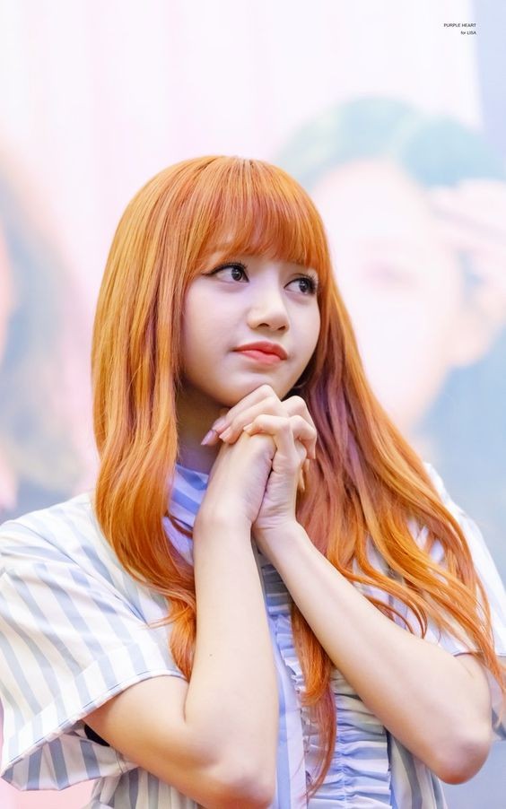 một nữ rapper, ca sĩ, nhạc sĩ và vũ công người Thái Lan. Cô là thành viên nhỏ tuổi nhất của nhóm nhạc nữ Hàn Quốc Blackpink một nữ rapper, ca sĩ, nhạc sĩ và vũ công người Thái Lan. Cô là thành viên nhỏ tuổi nhất của nhóm nhạc nữ Hàn Quốc Blackpink