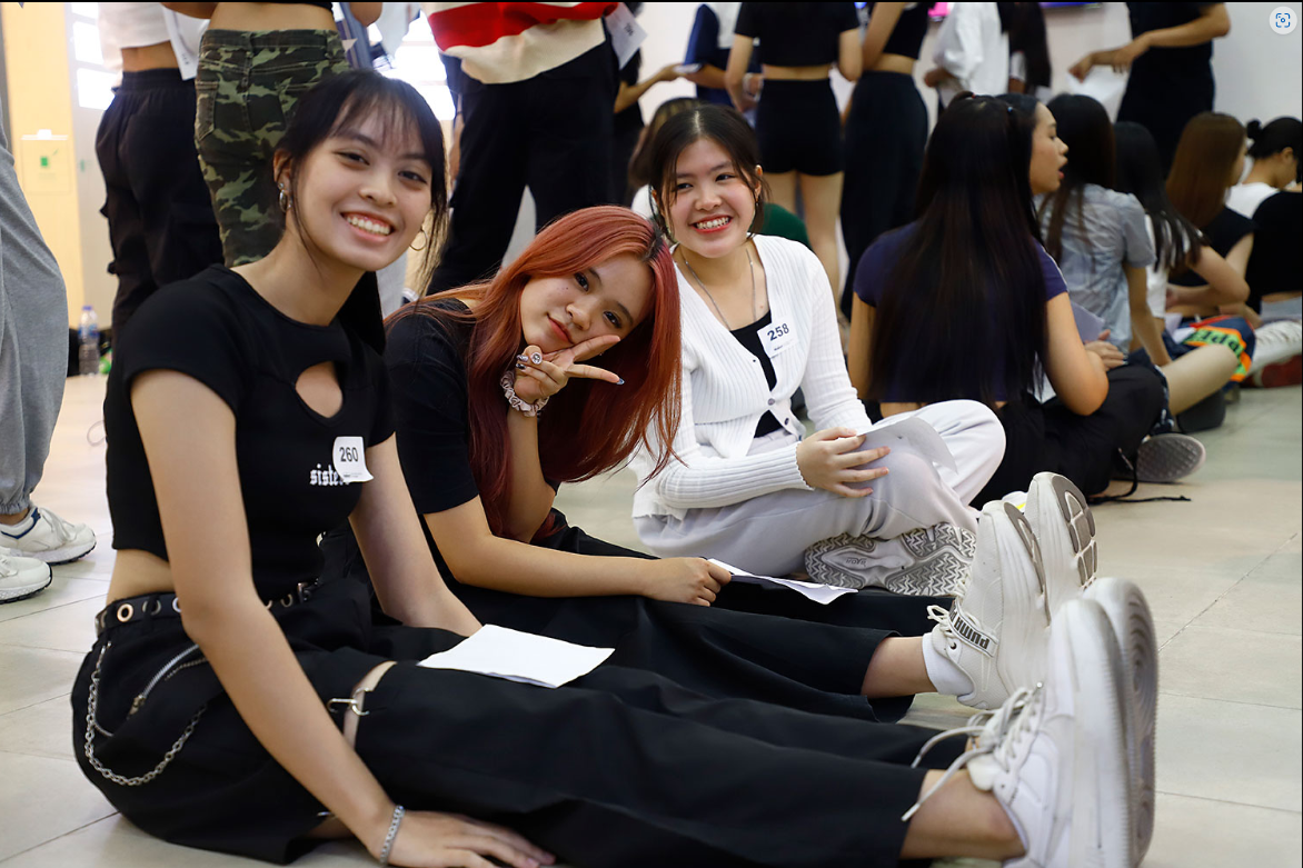 Hàng ngàn bạn trẻ Đông Nam Á cạnh tranh trở thành ngôi sao K-pop Hàng ngàn bạn trẻ Đông Nam Á cạnh tranh trở thành ngôi sao K-pop