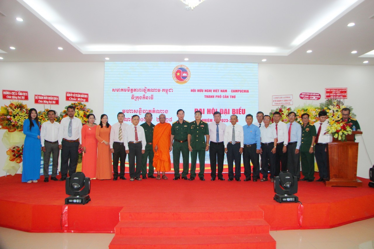 “Ươm mầm hữu nghị” là nhiệm vụ trọng tâm “Ươm mầm hữu nghị” là nhiệm vụ trọng tâm